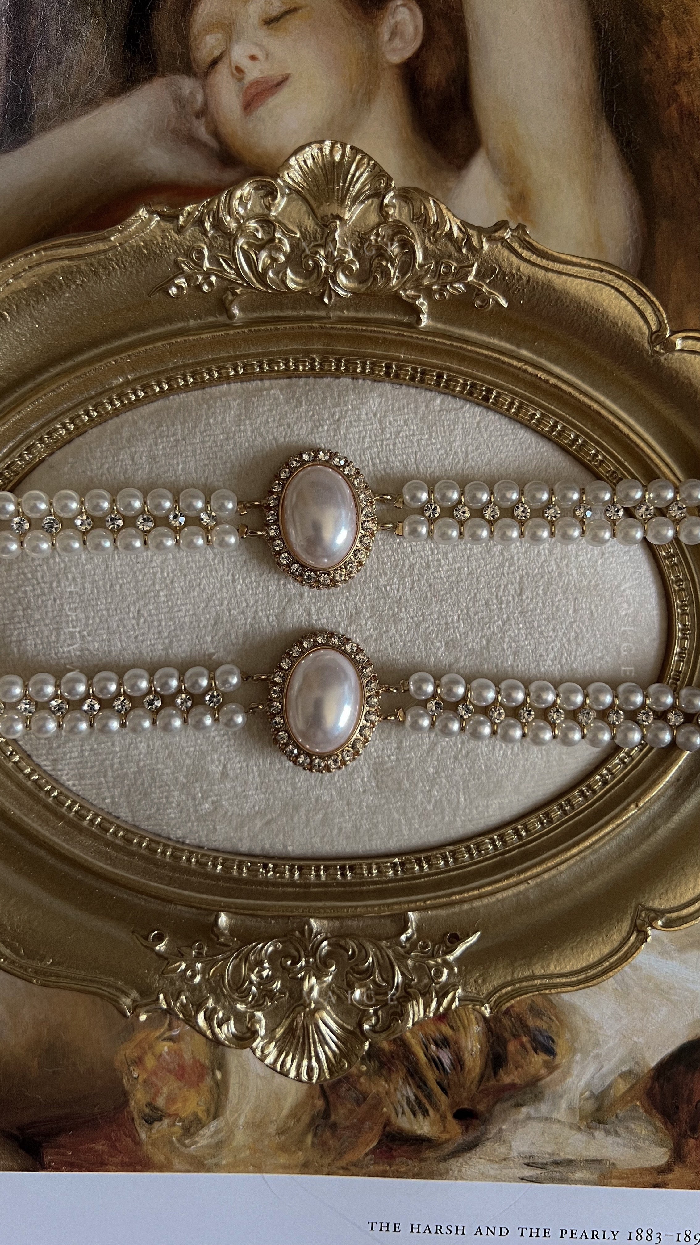 Virelle Pearl choker necklace